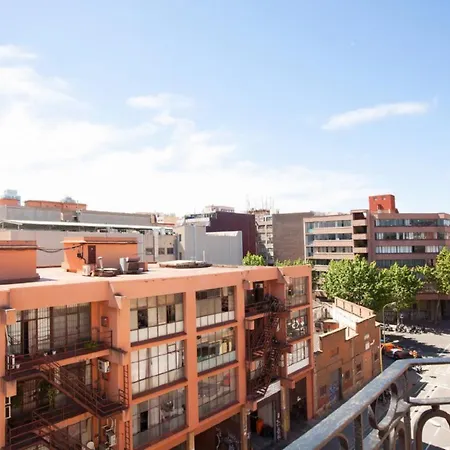 Apartment Pere Iv - New & Modern Close To