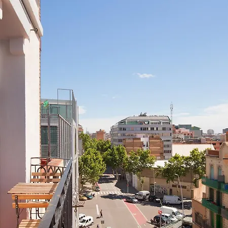 Pere Iv - New & Modern Close To
