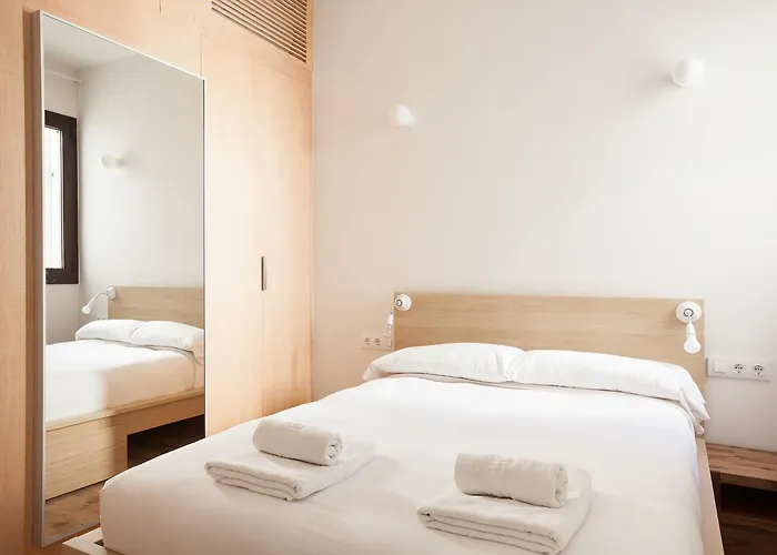 Apartment Pere Iv - New & Modern Close To