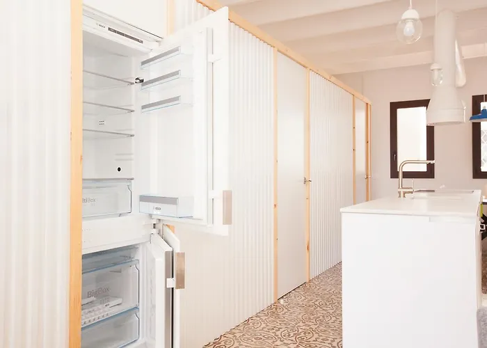 Pere Iv - New & Modern Close To *
